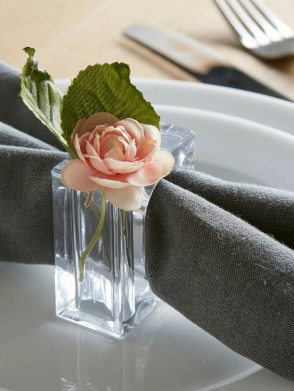 new A LA CARTE by TWO'S COMPANY flower napkin holder set of 12